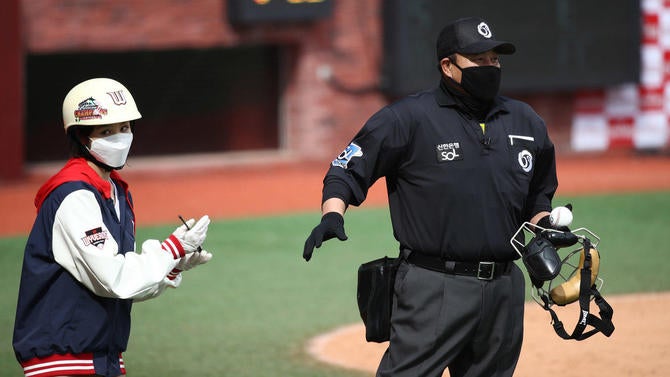 SK Wyverns v Hanwha Eagles - KBO League Opening Game