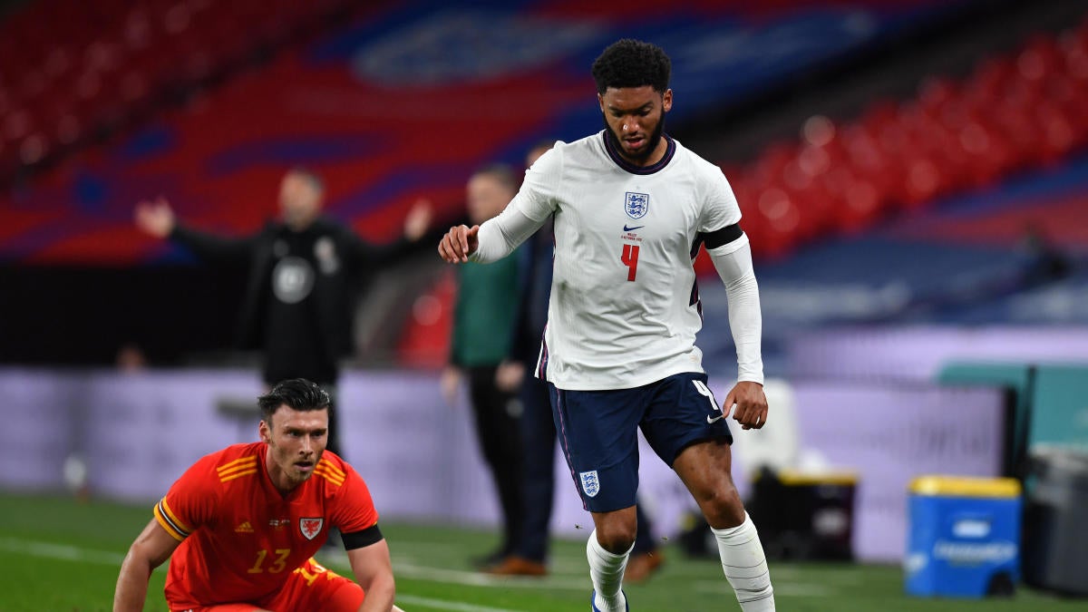 Liverpool handed yet another injury blow as Joe Gomez hurt in England training - NewsOpener Liverpool handed yet another injury blow as Joe Gomez hurt in England training