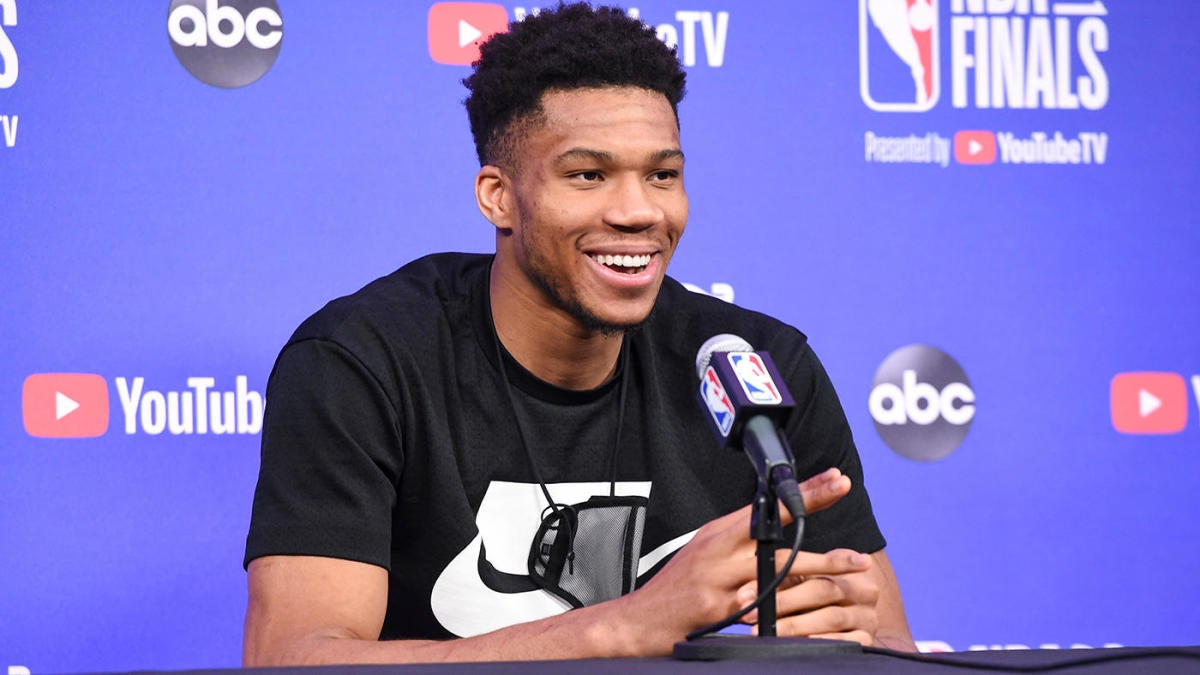 NBA Finals: Bucks' Giannis Antetokounmpo explains urgent reason for heading to bench early in Games 3 and 4 - NewsOpener NBA Finals: Bucks' Giannis Antetokounmpo explains urgent reason for heading to bench early in Games 3 and 4