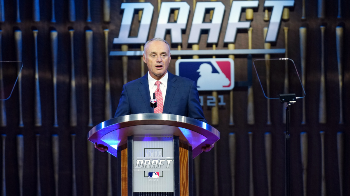 MLB trade deadline: Why front offices are frustrated with 2021's late draft and July's compressed calendar - NewsOpener MLB trade deadline: Why front offices are frustrated with 2021's late draft and July's compressed calendar