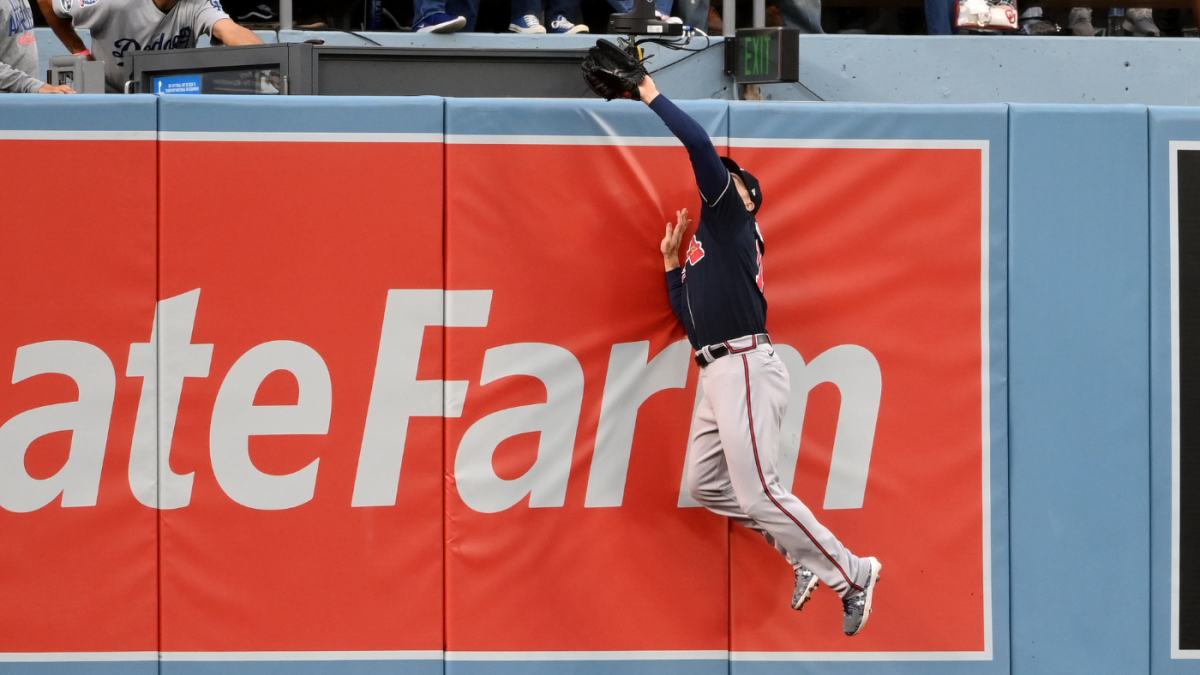 Dodgers vs. Braves: Adam Duvall hits a homer, and then takes one away from Gavin Lux in NLCS Game 4 - NewsOpener Dodgers vs. Braves: Adam Duvall hits a homer, and then takes one away from Gavin Lux in NLCS Game 4