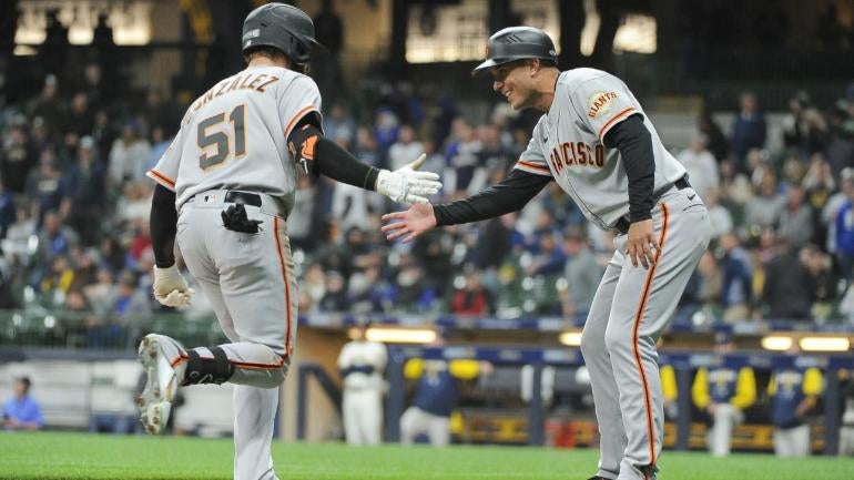 luis-gonzalez-giants.jpg
