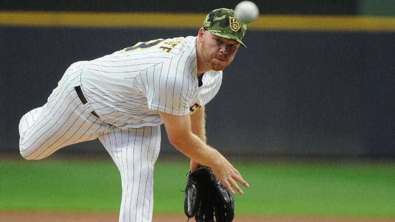 brandon-woodruff-brewers.jpg