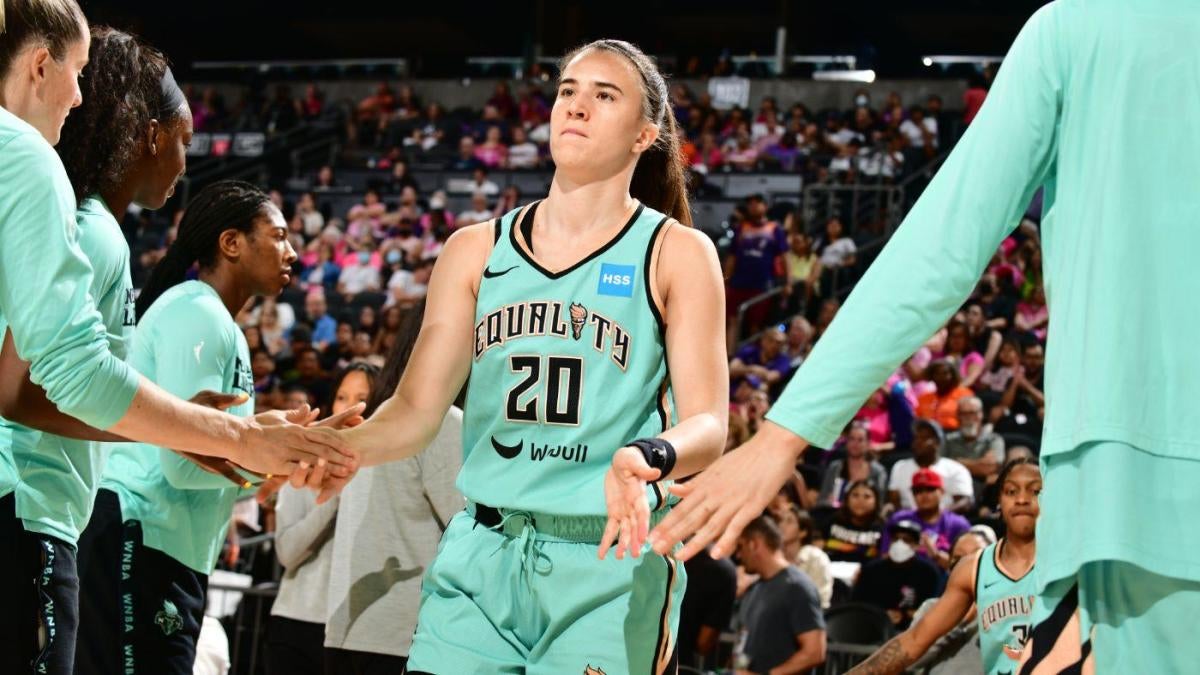 Sabrina Ionescu becomes first player in WNBA history with 500 points, 200 rebounds and 200 assists in a season