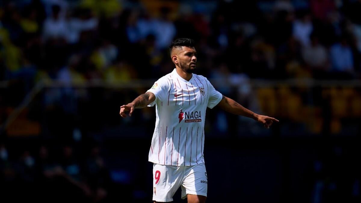 Mexico star Jesus Corona expected to miss 2022 World Cup after breaking fibula, tearing ankle ligaments - NewsOpener