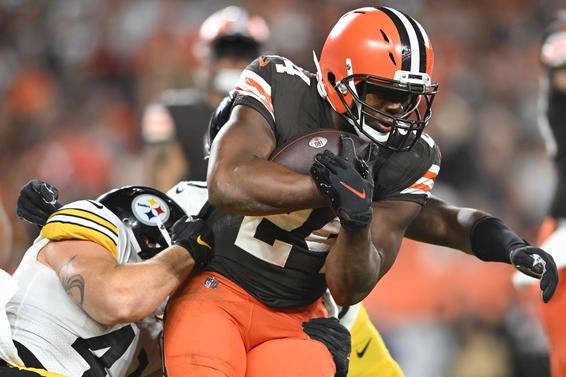 Pittsburgh Steelers v Cleveland Browns