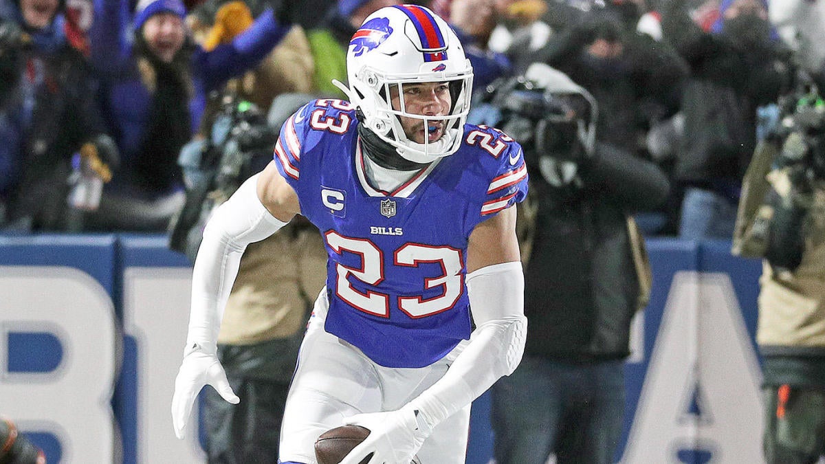 Bills' Micah Hyde placed on injured reserve with herniated disc in neck, out for rest of season, per agent