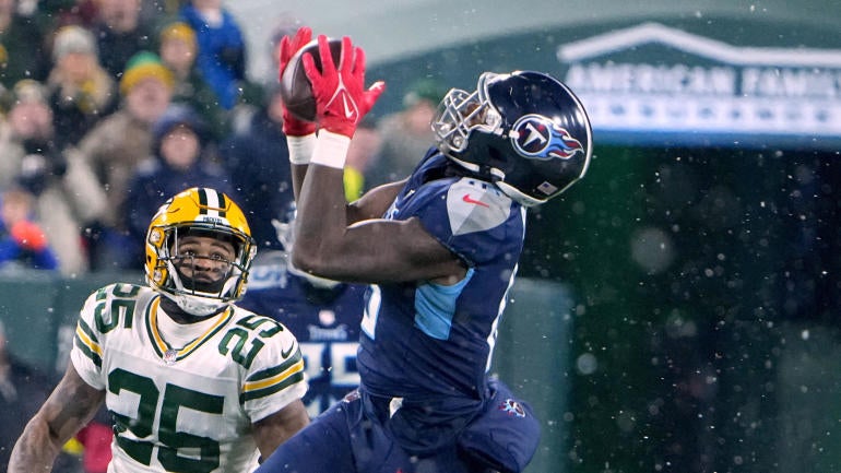 NFL: Tennessee Titans at Green Bay Packers