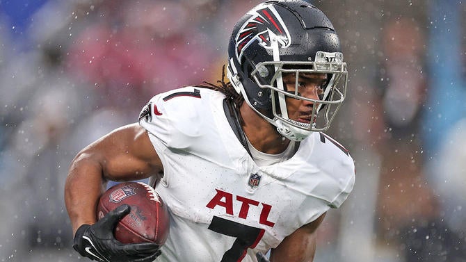 getty-bijan-robinson-falcons-panthers.jpg