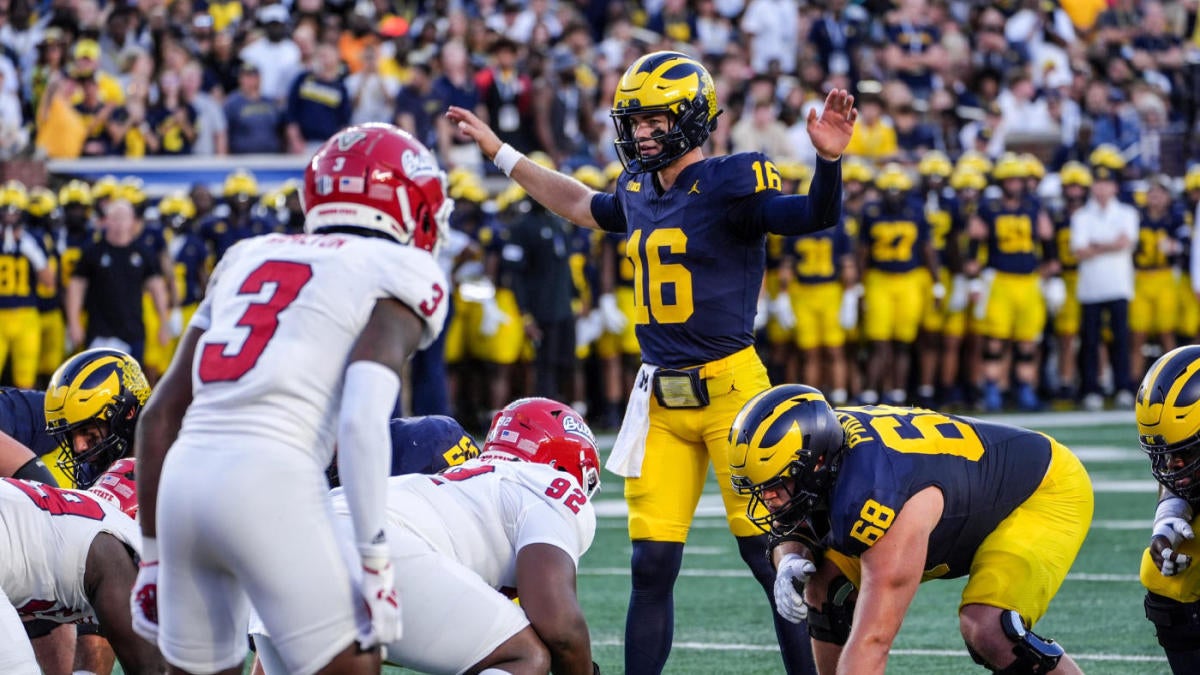 Davis Warren Wins Michigan Qb Battle Former Walk On Outplayed Presumed