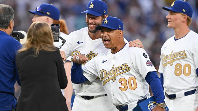 dave-roberts-dodgers-g.jpg
