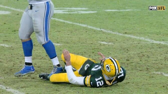 suh-rodgers-ankle.jpg