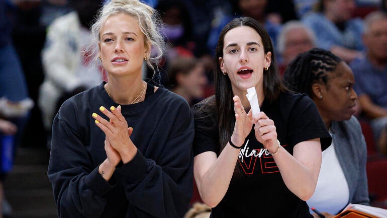 caitlin-clark-sophie-cunningham-faver-usatsi.jpg