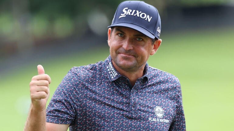keegan-bradley-thumbs-fedex-cup-g.jpg