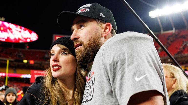swift-kelce-postgame.jpg
