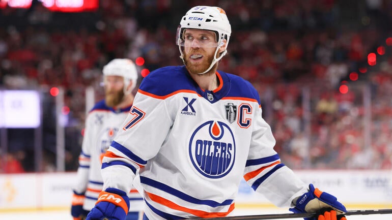 connor-mcdavid-oilers-stare.jpg