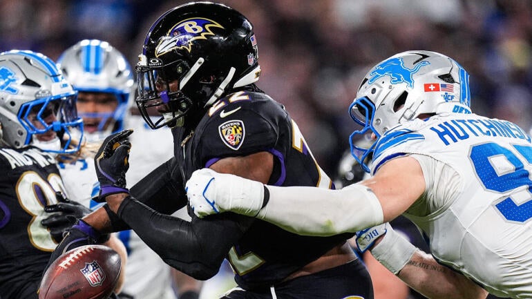 derrick-henry-fumble-imagn.jpg