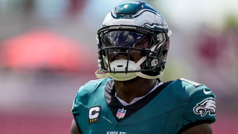a-j-brown-eagles-buccaneers-2025.jpg