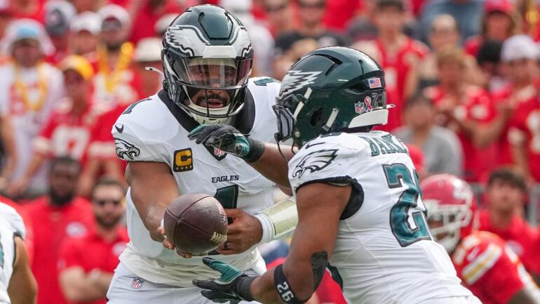 saquon-barkley-jalen-hurts-eagles-cbs.jpg