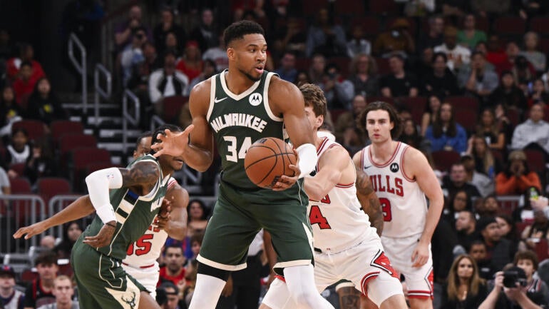 giannis-antetokounmpo-preseason.jpg