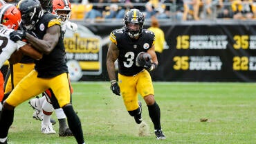Cleveland Browns v Pittsburgh Steelers
