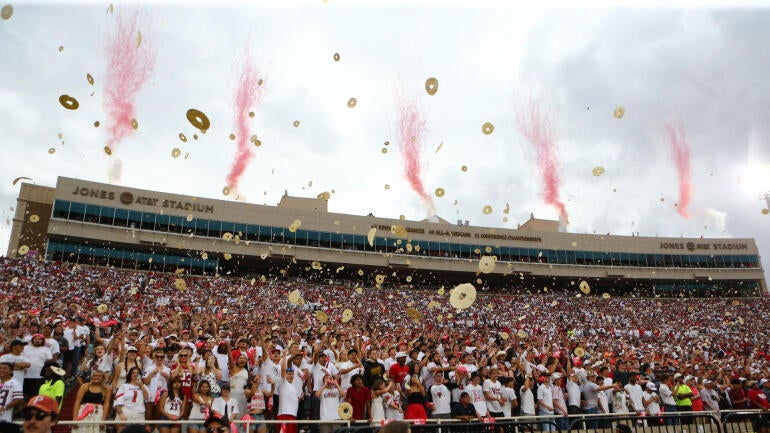 NCAA Football: Oregon State at Texas Tech