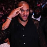 ciryl-gane-ringside.jpg