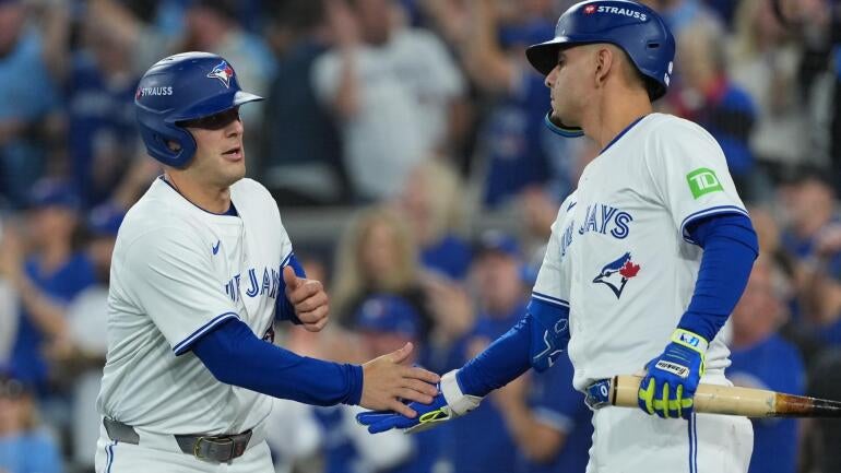 daulton-varsho-andres-gimenez-toronto-blue-jays