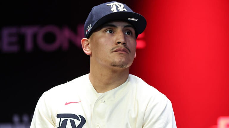 vergil-ortiz-rangers-hat.jpg