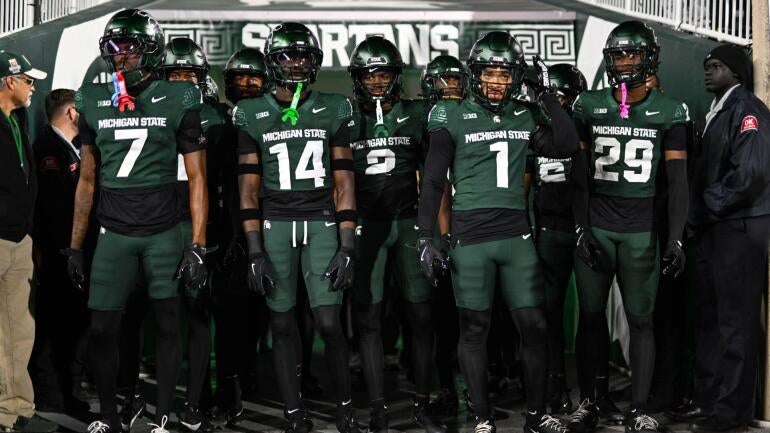 COLLEGE FOOTBALL: OCT 25 Michigan at Michigan State