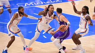 Los Angeles Lakers v Oklahoma City Thunder