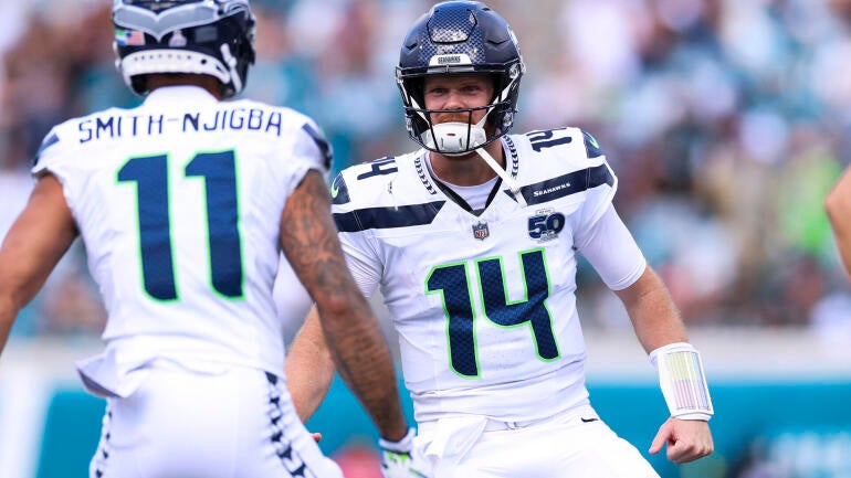 sam-darnold-jaxon-smith-njigba-seahawks-g.jpg