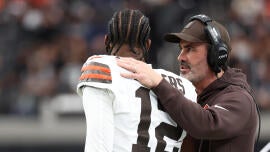 Kevin Stefanski mum on Browns' Week 13 starting quarterback after Shedeur Sanders wins debut