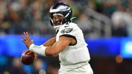 Raiders vs. Eagles prediction: Las Vegas battles, but Philadelphia bounces back to end losing streak
