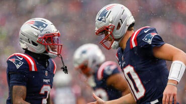 Patriots let big first-half lead slip away in 35-31 loss to Bills