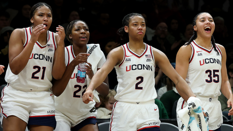 uconn-womens-basketball-sarah-strong-azzi-fudd-bench.png