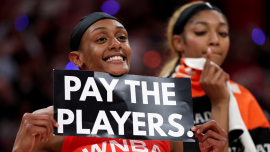 WNBA free agency: How are continued CBA negotiations affecting offseason schedule?
