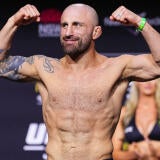 alexander-volkanovski-weighins-325.jpg