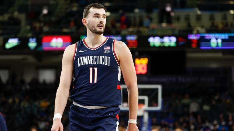 alex-karaban-uconn-huskies