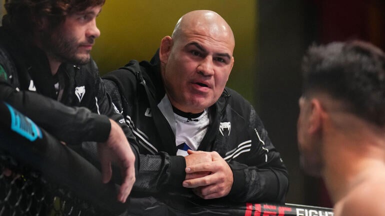 cain-velasquez-coach-2024.jpg