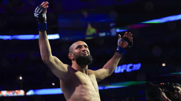 khamzat-chimaev-arms-ufc-319.jpg