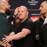 khamzat-chimaev-sean-strickland-presser.jpg
