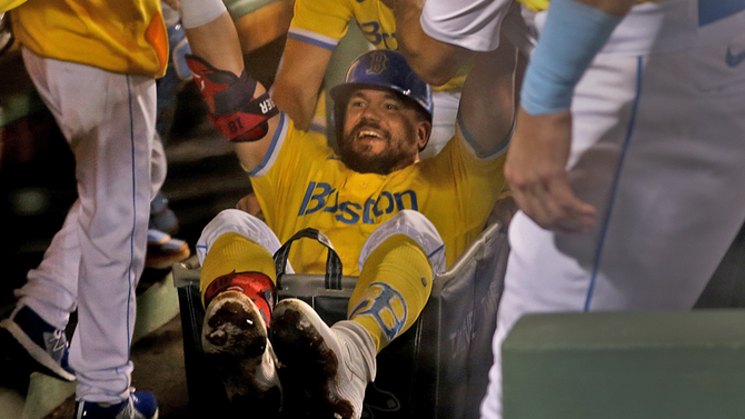 schwarber-red-sox-cart-getty.png