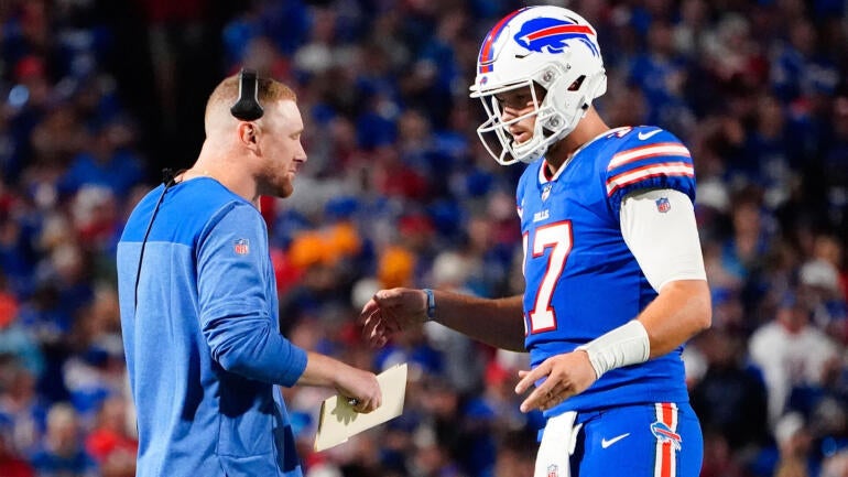 NFL: Tennessee Titans at Buffalo Bills
