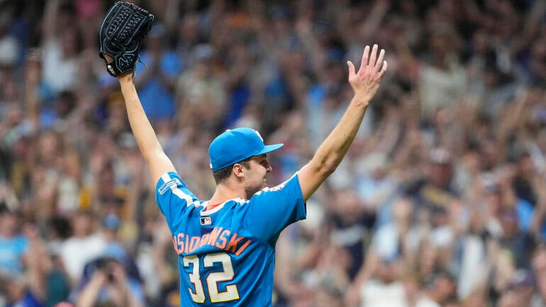 MLB: Philadelphia Phillies at Milwaukee Brewers