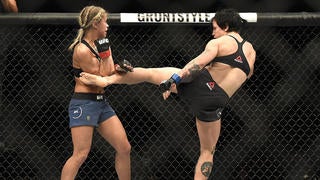 Jessica-Rose Clark defeats Paige VanZant at UFC Fight Night 124