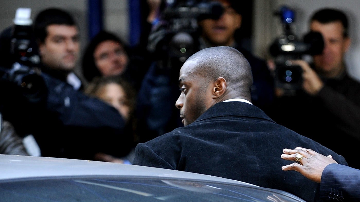 Former Giants players claim New York would have won Super Bowl if Plaxico Burress didn't shoot himself in 2008