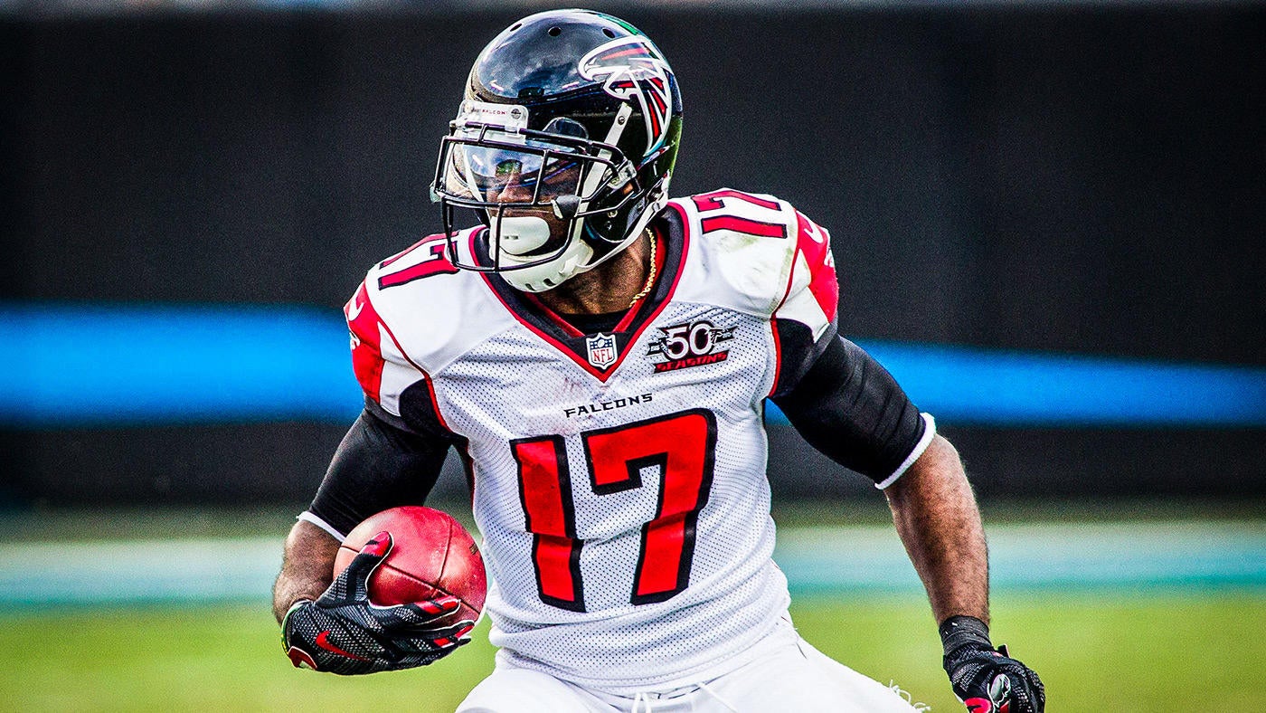 Hester High Steps His Way Past Deion's TD Record, image size:1400x788