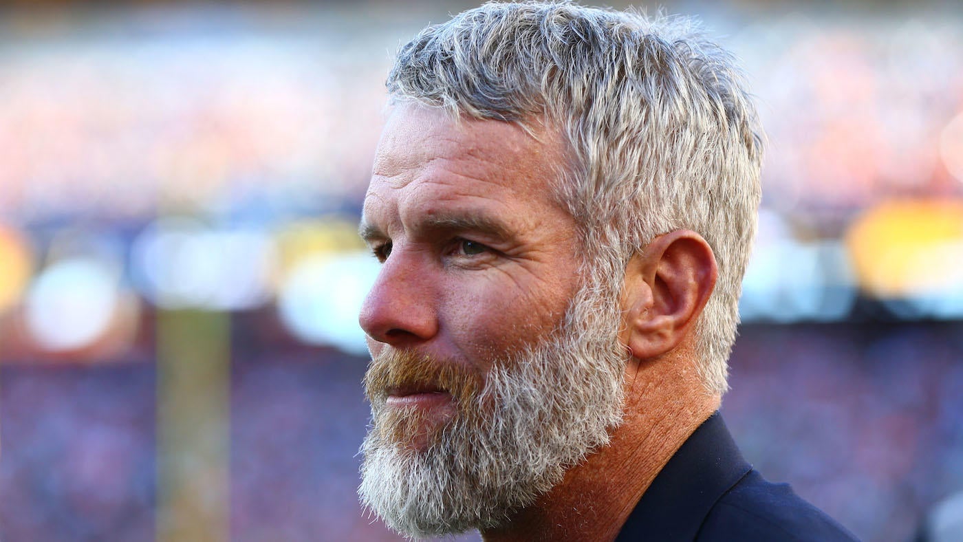 does brett favre chew tobacco took his shot at the newest sideline reporter at Jets camp @pressboxchronicles October | 2013 | johnenoch
