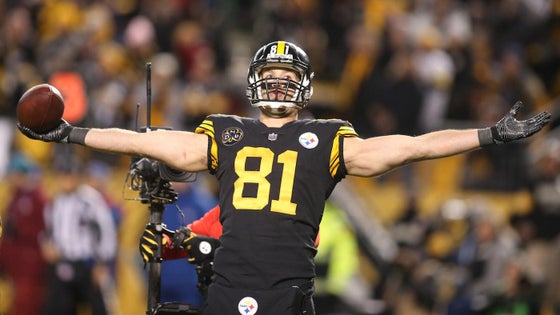 NFL: Tennessee Titans at Pittsburgh Steelers
